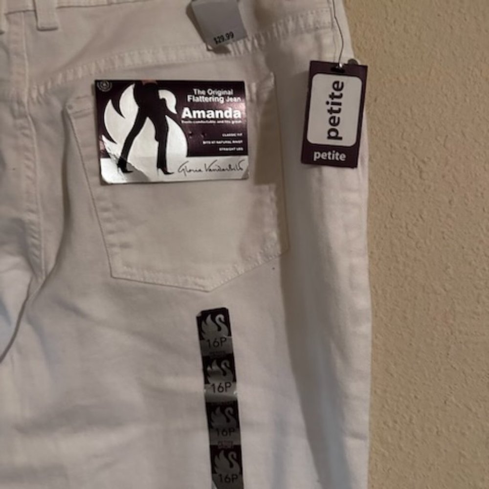 Gloria Vanderbilt Amanda White white jeans